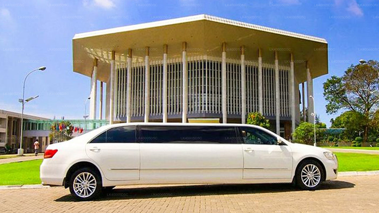 Colombo Airport (CMB) to Colombo City Private Transfer by Aurian Limousine