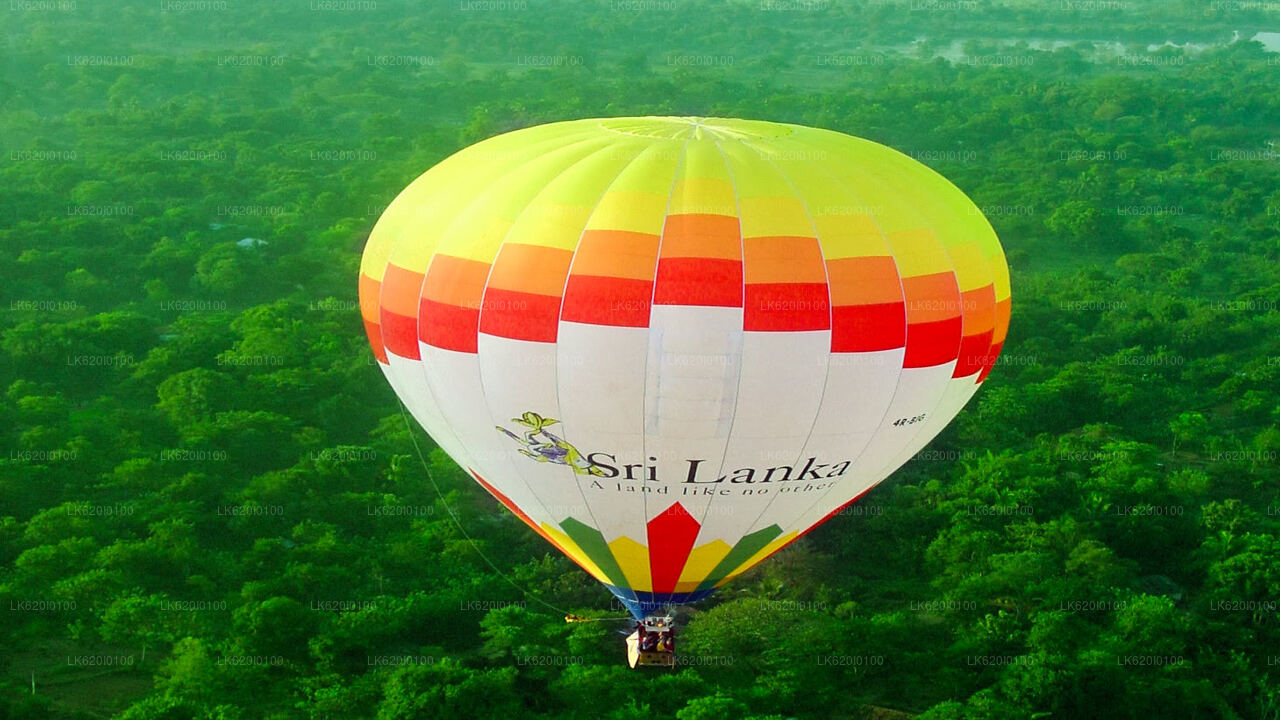 从丹布拉出发的热气球之旅