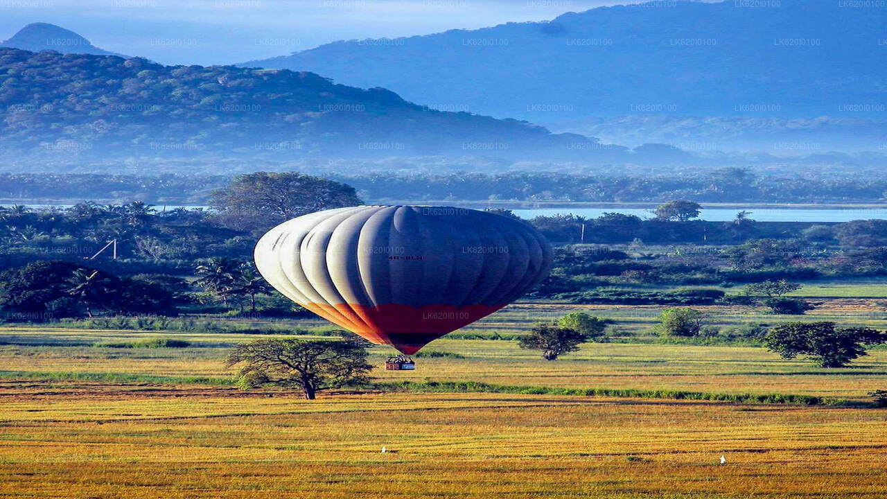 从丹布拉出发的热气球之旅