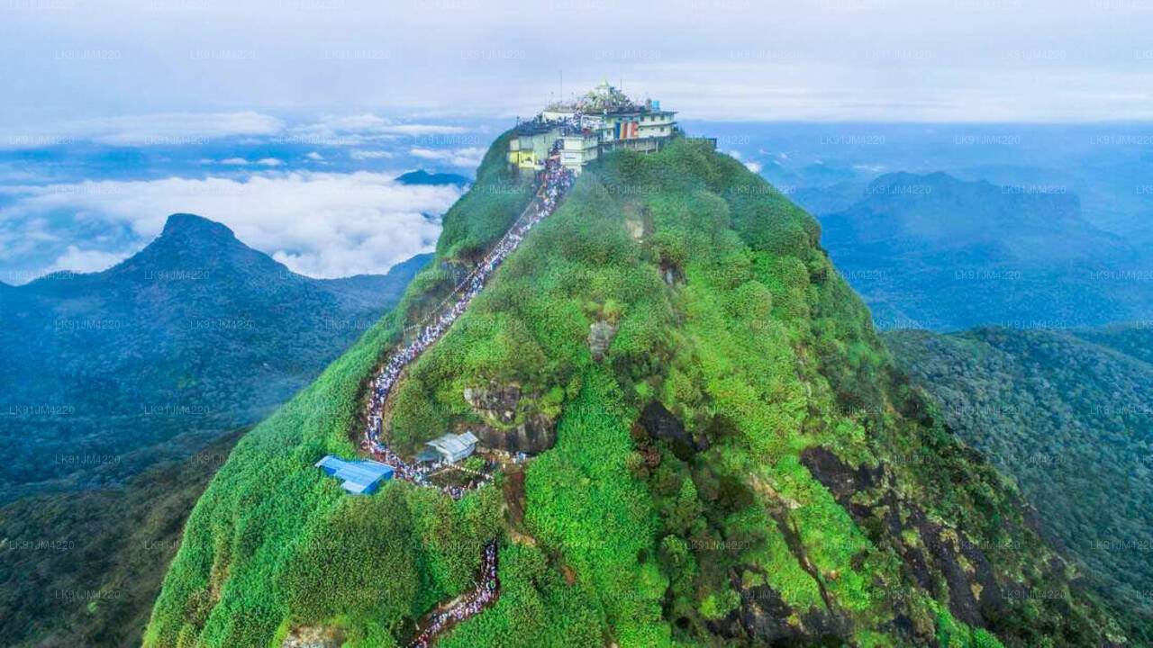 Scenic Adam's Peak by Helicopter from Negom